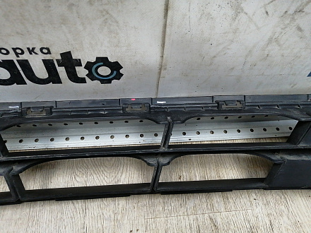 AA045107; Решетка переднего бампера (86561-4L500) для Hyundai Solaris/БУ; Оригинал; Р1, Мелкий дефект; 