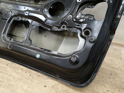 Фотография детали AA037678; Крышка багажника, под спойленр (73700-2B600) для Hyundai Santa Fe/БУ; Оригинал; Р2, Удовлетворительное; . Фото номер 20