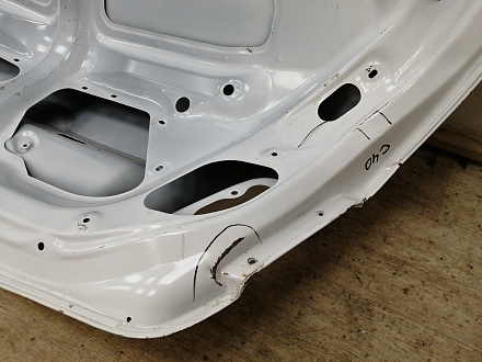 AA038129; Крышка багажника (64401-33400) для Toyota Camry/БУ; Оригинал; Р1, Мелкий дефект; 