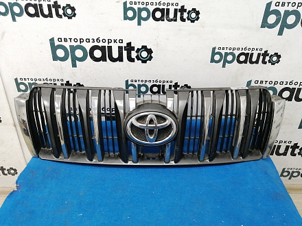 AA016923; Решетка радиатора; под камер. (53101-60660) для Toyota Land Cruiser Prado 150 (2010 — 2013)/БУ; Оригинал; Р1, Мелкий дефект; 