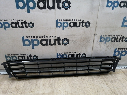 AA045281; Решетка переднего бампера (6RU853677) для Volkswagen Polo V Sedan (2010-2014)/БУ; Оригинал; Р1, Мелкий дефект; 