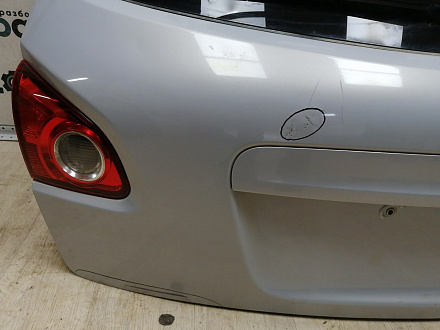 AA045290; Крышка багажника; под камер. (K0100BR0MA) для Nissan Qashqai/БУ; Оригинал; Р1, Мелкий дефект; 