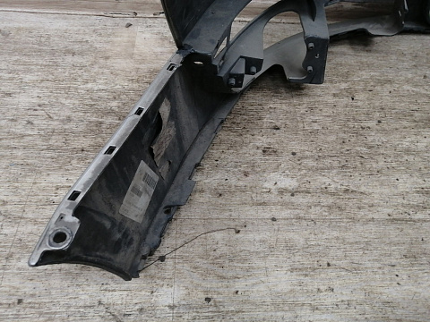 Фотография детали AA024646; Бампер передний; без паркт.; под омыват. (3C0807221A) для Volkswagen Passat/БУ; Оригинал; Р1, Мелкий дефект; . Фото номер 8