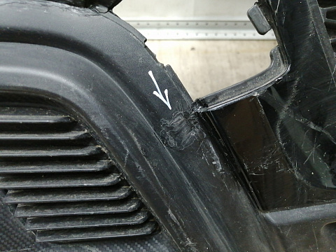 Фотография детали AA044953; Бампер задний; под паркт. (6410D906ZZ) для Mitsubishi ASX I рест.3 (2020- 2024)/БУ; Оригинал; Р2, Удовлетворительное; . Фото номер 8