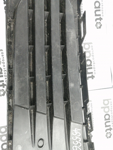 Фотография детали AA045556; Заглушка ПТФ правая (6RU 853 666 C) для Volkswagen Polo V Sedan (2010-2014)/БУ; Оригинал; Р1, Мелкий дефект; . Фото номер 11