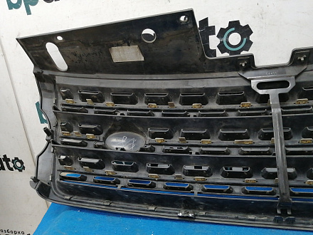 AA017431; Решетка радиатора (CK52-8200-AE/ BE/ CE) для Land Rover Range Rover IV L405 (2012 - 2017)/БУ; Оригинал; Р1, Мелкий дефект; 