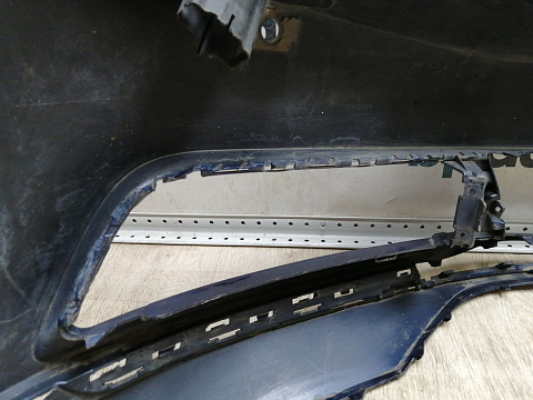 Фотография детали AA045040; Бампер передний; под паркт.; под омыват. (3G0807221A) для Volkswagen Passat/БУ; Оригинал; Р1, Мелкий дефект; . Фото номер 16