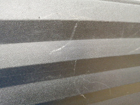 Фотография детали AA036476; Накладка заднего бампера верхняя (15203818) для Cadillac Escalade III (2006-2013)/БУ; Оригинал; Р1, Мелкий дефект; . Фото номер 4
