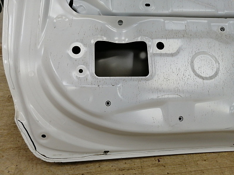 Фотография детали AA031697; Крышка багажника (67005-42650) для Toyota Rav4 50 (2019 -н.в.)/БУ; Оригинал; Р2, Удовлетворительное; . Фото номер 25