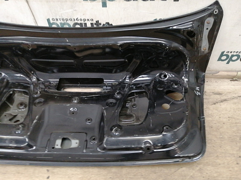 Фотография детали AA037978; Крышка багажника (BNYV-5261X) для Mazda 3 BK/БУ; Оригинал; Р2, Удовлетворительное; . Фото номер 17