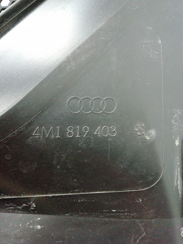 Фотография детали AA003562; Накладка под дворники, жабо (4M1 819 403) для Audi Q7 II (2015-н.в.)/БУ; Оригинал; Р1, Мелкий дефект; . Фото номер 10