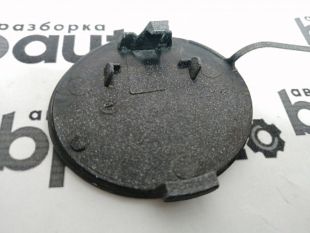 AA045669; Заглушка буксир. крюка переднего бампера (4G0 807 241) для Audi A6 C7/БУ; Оригинал; Р1, Мелкий дефект; 