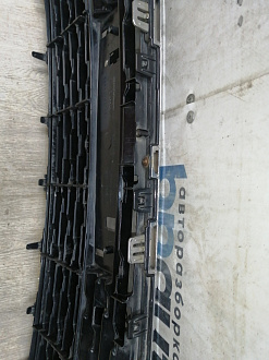 AA045454; Решетка переднего бампера (53112-06820) для Toyota Camry 55 рест.2 (2017 — 2018)/БУ; Оригинал; Р1, Мелкий дефект; 