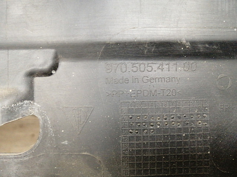 Фотография детали AA001215; Бампер задний; под паркт. (97050541100) для Porsche Panamera I (2009-2013)/БУ; Оригинал; Р1, Мелкий дефект; . Фото номер 22