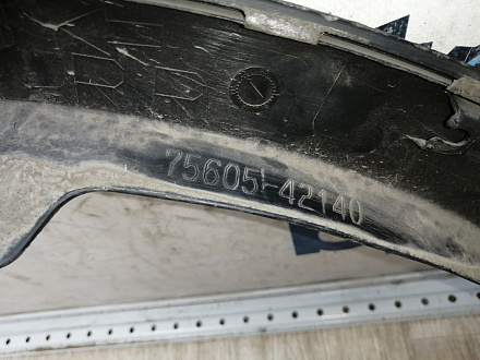 AA045448; Накладка на заднее крыло, расширитель правый (75605-42140) для Toyota Rav4 40 рест. (2015 — 2019)/БУ; Оригинал; Р1, Мелкий дефект; 