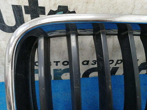 Фотография детали AA032302; Решетка радиатора правая (51117338572) для BMW Х3 II (F25)  рест. (2014-2017)/БУ; Оригинал; Р1, Мелкий дефект; . Фото номер 5