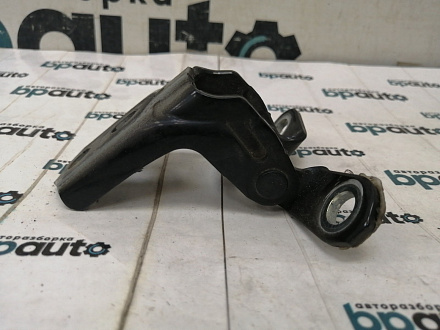 AA039116; Петля передней левой двери верхняя (82420-1KA0A) для Nissan Juke/БУ; Оригинал; Р0, Хорошее; 