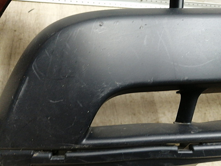 AA045867; Бампер передний; под паркт.; под омыват. (HY32-17F003-AAW) для Land Rover Discovery V L462 (2017 - 2020)/БУ; Оригинал; Р1, Мелкий дефект; 