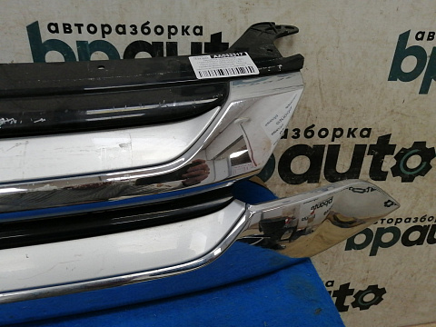 Фотография детали AA033317; Решетка радиатора (7450A992) для Mitsubishi Outlander III рест.2 (2015-2018)/БУ; Оригинал; Р2, Удовлетворительное; . Фото номер 2