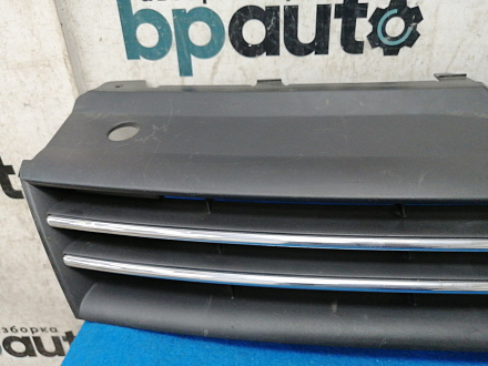 AA028217; Решетка радиатора (6RU853653) для Volkswagen Polo V Sedan (2010-2014)/БУ; Оригинал; Р2, Удовлетворительное; 