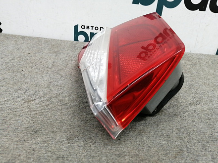 AA011765; Фонарь внутренний правый, в крышку баг. (81581-33220) для Toyota Camry 50 (2012 — 2014)/БУ; Оригинал; Р3, Под восстановление; 