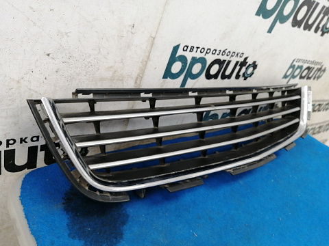 Фотография детали AA025634; Решетка переднего бампера (13238553) для Opel Astra/БУ; Оригинал; Р1, Мелкий дефект; . Фото номер 14
