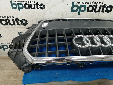 AA034613; Решетка радиатора; под паркт. (8U0 853 653 H) для Audi Q3 I (2011-2014)/БУ; Оригинал; Р2, Удовлетворительное; 