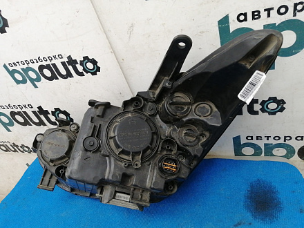 AA024319; Фара ксенон правая, 10 контактов (92102-2W206) для Hyundai Santa Fe III (2012 - 2015)/БУ; Оригинал; Р1, Мелкий дефект; 