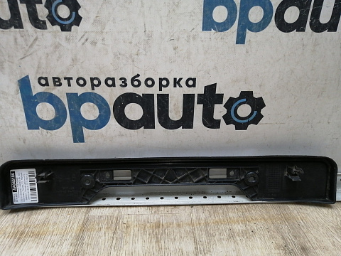 Фотография детали AA045186; Площадка под номер (52114-53220) для Lexus IS II рест.2 (2010 - 2013)/БУ; Оригинал; Р1, Мелкий дефект; . Фото номер 8