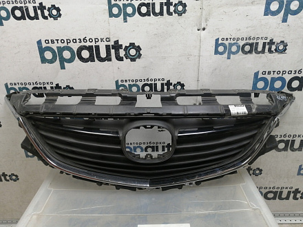 AA046349; Решетка радиатора (GHP950712) для Mazda 6 III (GJ) (2012-2015)/БУ; Оригинал; Р1, Мелкий дефект; 