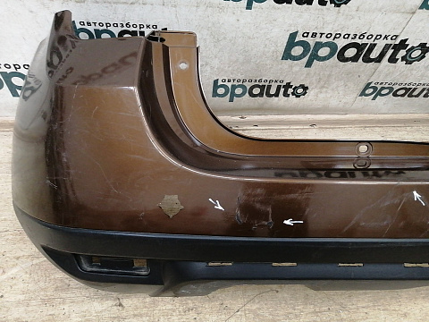 Фотография детали AA032713; Бампер задний; под паркт. (850225291R) для Renault Duster I (2011-2015)/БУ; Оригинал; Р1, Мелкий дефект; . Фото номер 4