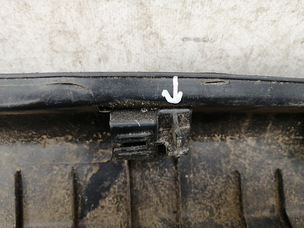 AA036194; Накладка задней панели (6RU863459A) для Volkswagen Polo/БУ; Оригинал; Р1, Мелкий дефект; 