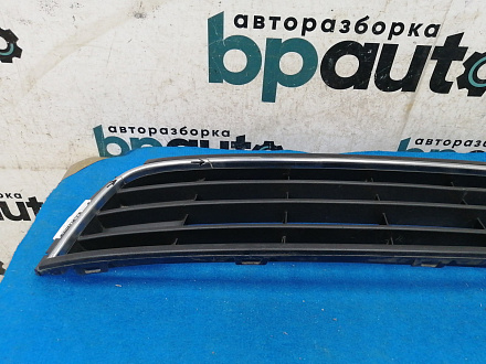 Решетка переднего бампера Фольксваген Polo V Sedan 2010-2014, б/у, фото 9