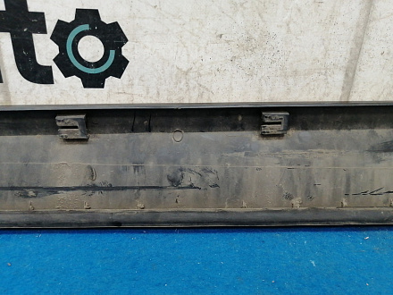 AA035378; Накладка передней правой двери (51137205780) для BMW/БУ; Оригинал; Р1, Мелкий дефект; 