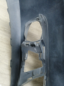 AA045979; Бампер передний; без паркт.; под омыват. (5K0807221) для Volkswagen Golf/БУ; Оригинал; Р1, Мелкий дефект; 