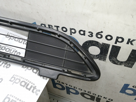 AA045207; Решетка переднего бампера верхняя; без камер. (53112-42100) для Toyota Rav4 40 рест. (2015 — 2019)/БУ; Оригинал; Р1, Мелкий дефект; 