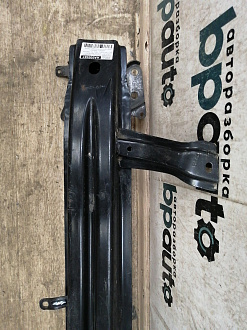 AA030367; Усилитель переднего бампера (3C0 807 109 B) для Volkswagen Passat/БУ; Оригинал; Р1, Мелкий дефект; 