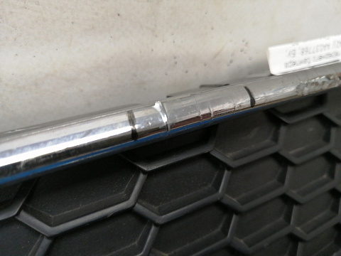 Фотография детали AA037768; Решетка переднего бампера (96813742) для Chevrolet Aveo I рест. Hatchback (2008- 2011)/БУ; Оригинал; Р2, Удовлетворительное; . Фото номер 5