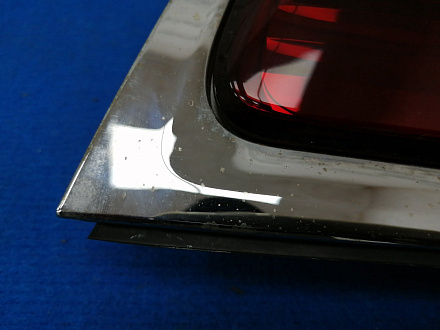 AA015294; Фонарь в крышку багажника правый (81580-60210) для Lexus LX570, LX450D (2008 — 2011)/БУ; Оригинал; Р1, Мелкий дефект; 