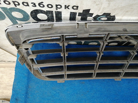 Фотография детали AA032282; Решетка радиатора (30655102) для Volvo S80 II (2006-2010)/БУ; Оригинал; Р1, Мелкий дефект; . Фото номер 17