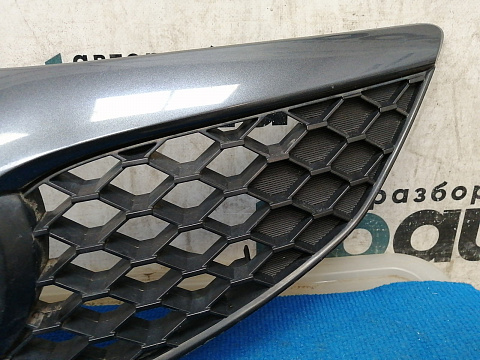 Фотография детали AA036916; Решетка радиатора (BR5S-50711) для Mazda 3 BK/БУ; Оригинал; Р0, Хорошее; (36C) Темно-серый. Фото номер 2