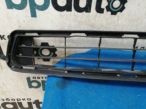 Фотография детали AA030968; Решетка переднего бампера (53112-42080) для Toyota Rav4 35 (2010 — 2013)/БУ; Оригинал; Р1, Мелкий дефект; . Фото номер 2