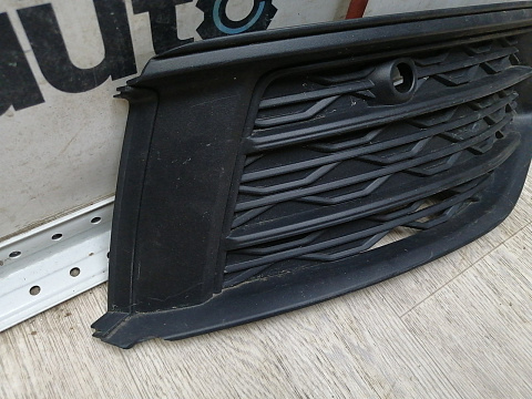Фотография детали AA046154; Решетка переднего бампера правая; под паркт. (4K0807682) для Audi A6 C8/БУ; Оригинал; Р1, Мелкий дефект; . Фото номер 2
