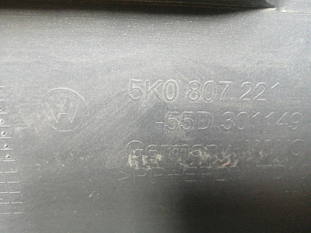 AA045976; Бампер передний; без паркт.; под омыват. (5K0807221) для Volkswagen Golf/БУ; Оригинал; Р1, Мелкий дефект; 