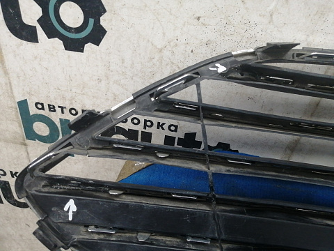 Фотография детали AA030082; Решетка радиатора (C1BB-17B968) для Ford Fiesta/БУ; Оригинал; Р2, Удовлетворительное; . Фото номер 11