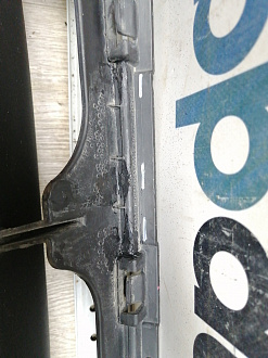 AA045107; Решетка переднего бампера (86561-4L500) для Hyundai Solaris/БУ; Оригинал; Р1, Мелкий дефект; 