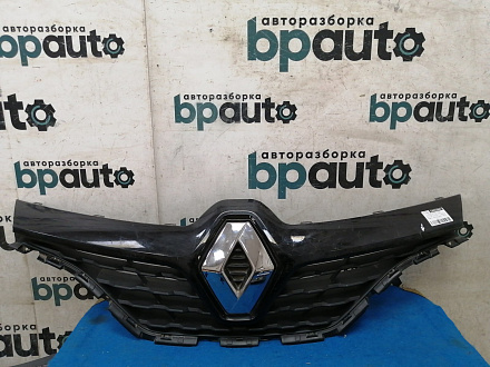 Решетка радиатора Renault Kaptur 2016- 2020, б/у, фото 1