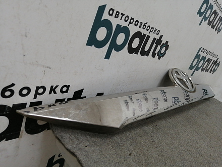 Накладка крышки багажника Тойота Камри 50 2012 — 2014, б/у, фото 2