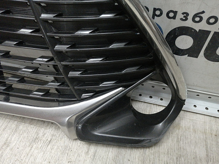 AA045454; Решетка переднего бампера (53112-06820) для Toyota Camry 55 рест.2 (2017 — 2018)/БУ; Оригинал; Р1, Мелкий дефект; 