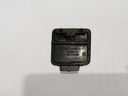 AA044638; Заглушка буксир. крюка заднего бампера (51127033711) для BMW 5 серия V Sedan (Е60) (2002-2007)/БУ; Оригинал; Р1, Мелкий дефект; 